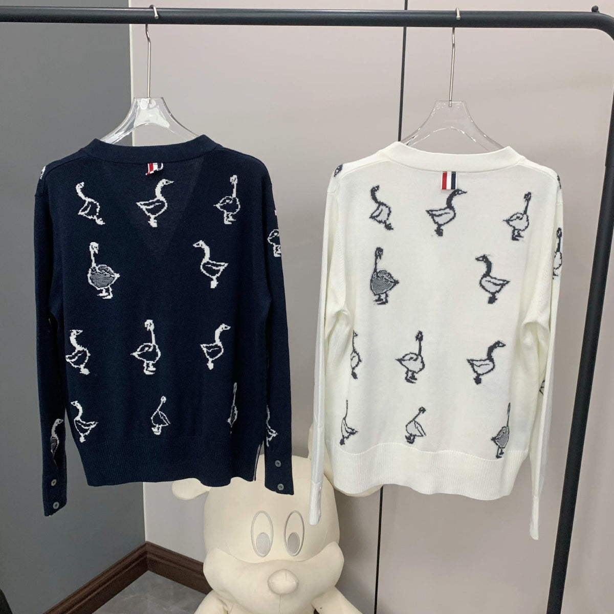 2025SS  Women's Swan Intarsia Knit Cardigan THOM TREND
